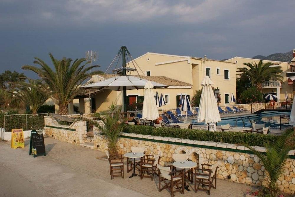 Front Salvanos Acharavi (Corfu)