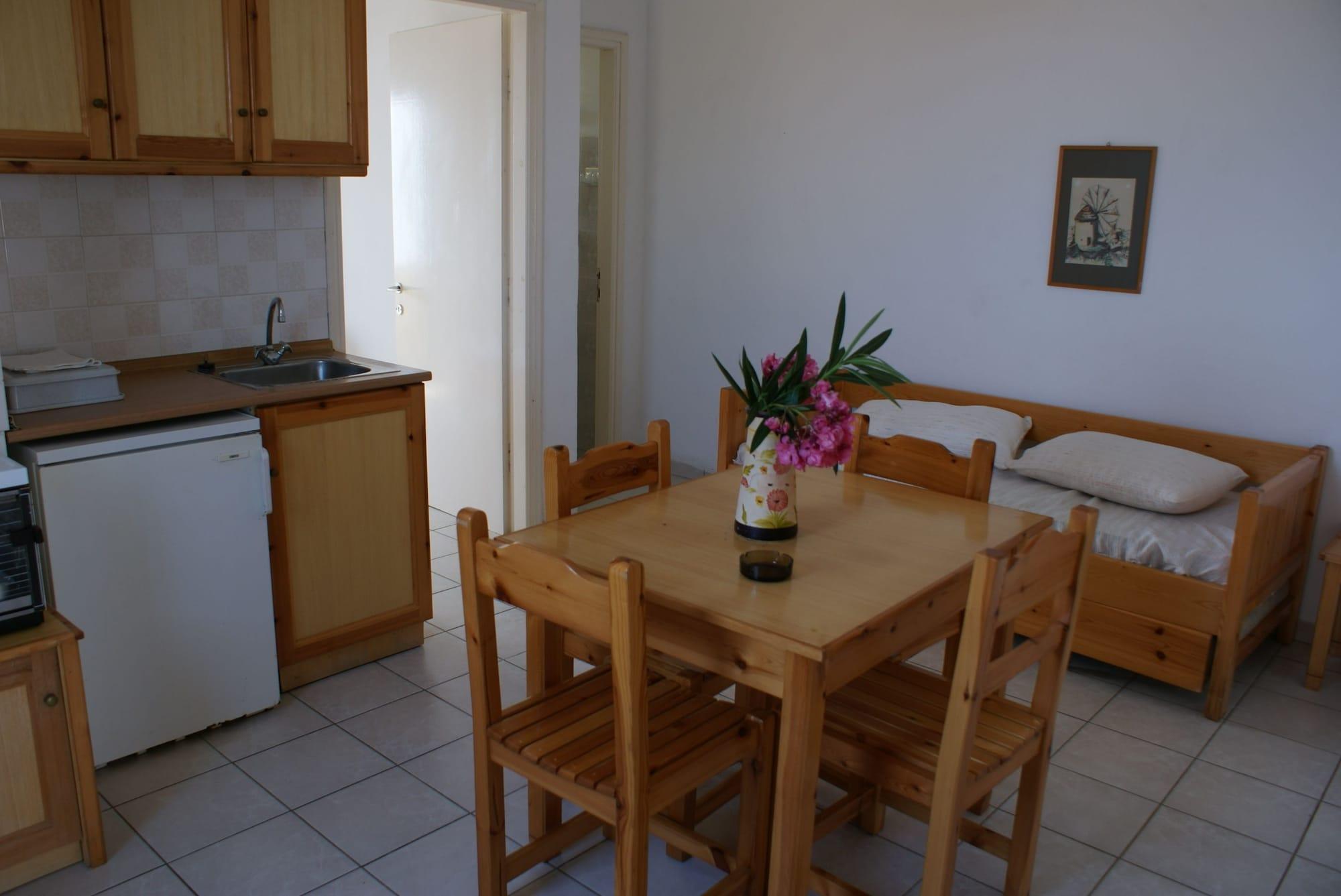 Front Salvanos Hotel apartamentowy