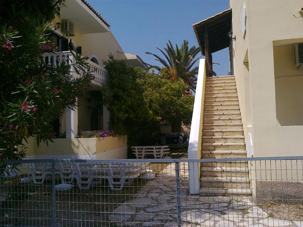 Hotel apartamentowy Front Salvanos Acharavi (Corfu)