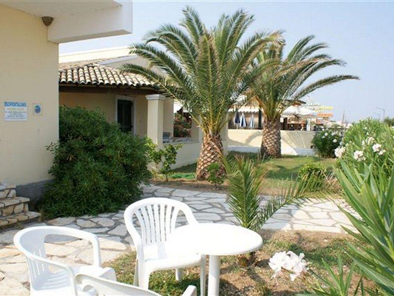 Front Salvanos Hotel apartamentowy