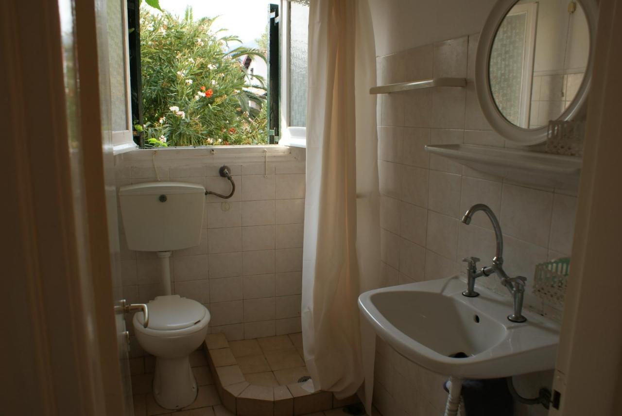 Front Salvanos Hotel apartamentowy