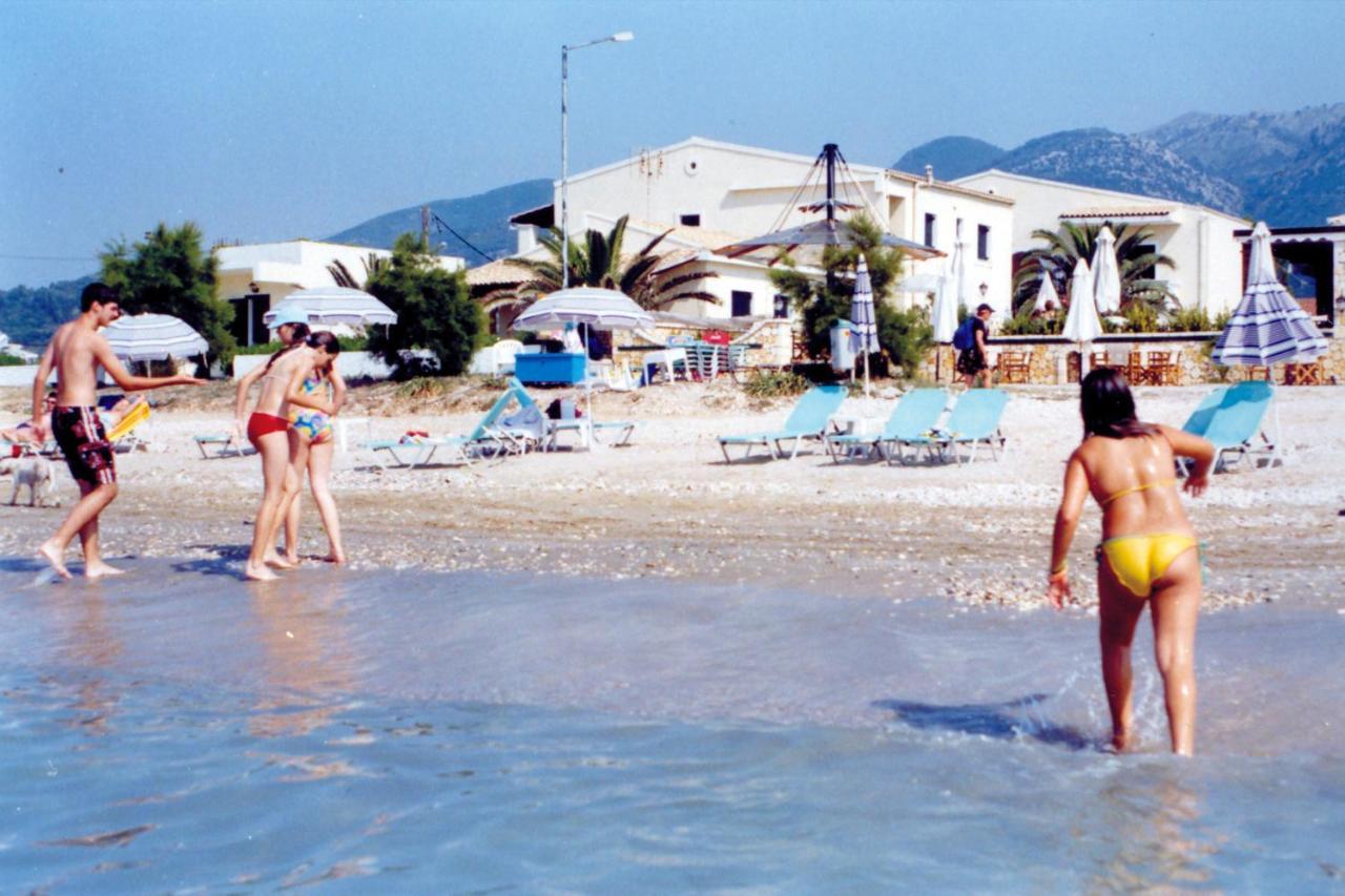 Front Salvanos Hotel apartamentowy